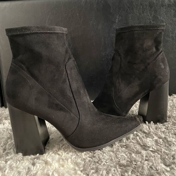 NWOB Steve Madden Touchdown Booties - Picture 3 of 10